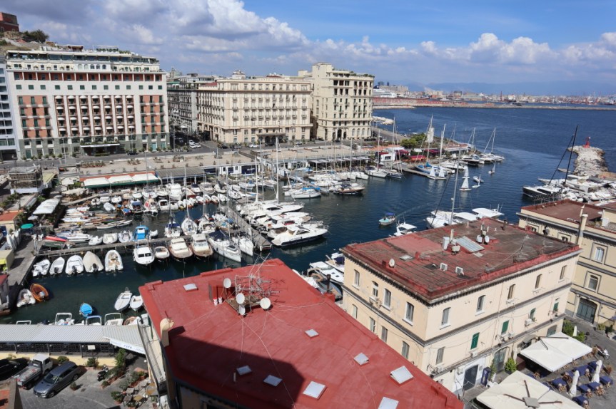 Viaggio gourmet a Napoli tra Ristoranti Pizzerie Trattorie tipiche e&nbsp;sfoglietelle